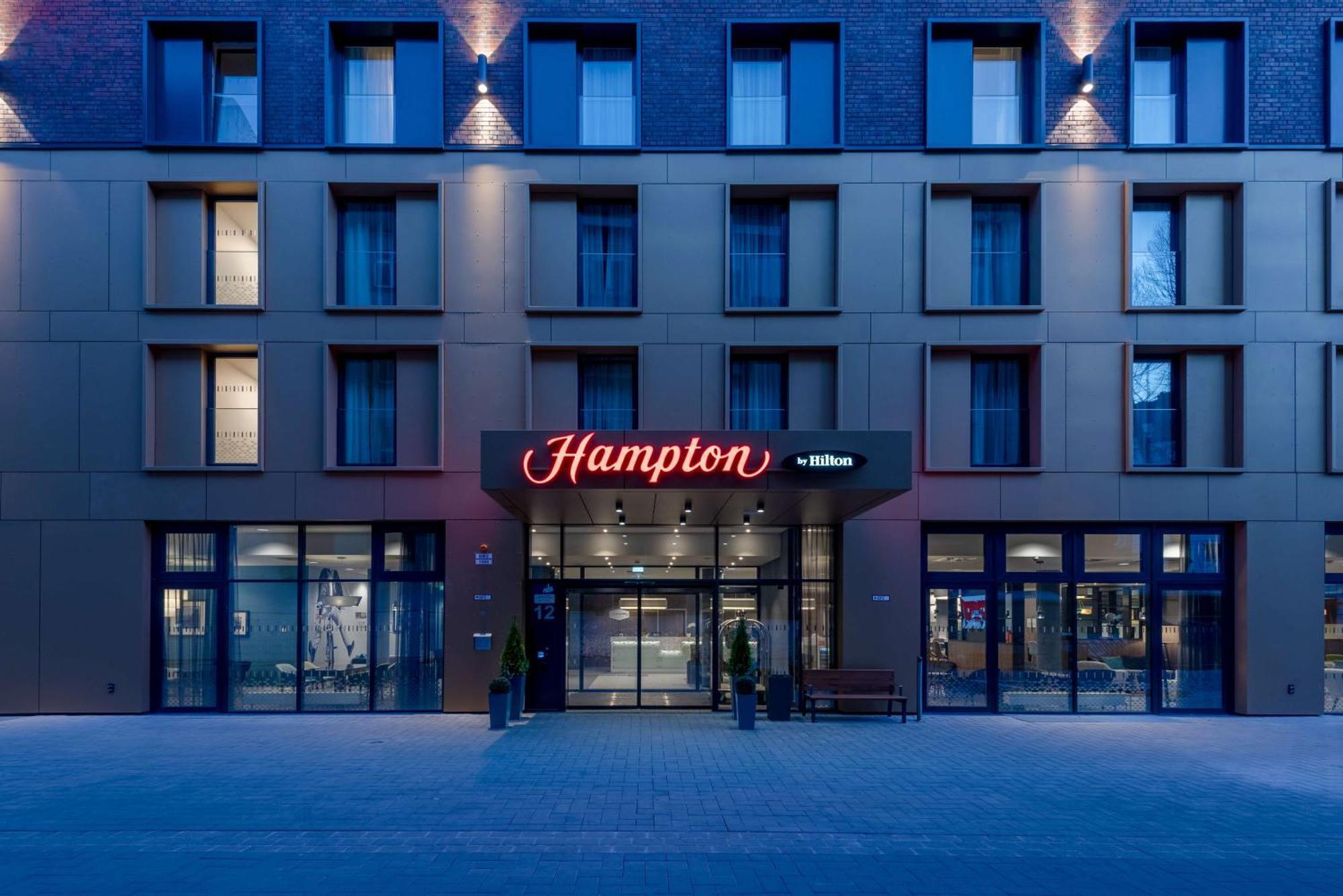 Hampton by Hilton Düsseldorf City Centre Bagian luar foto
